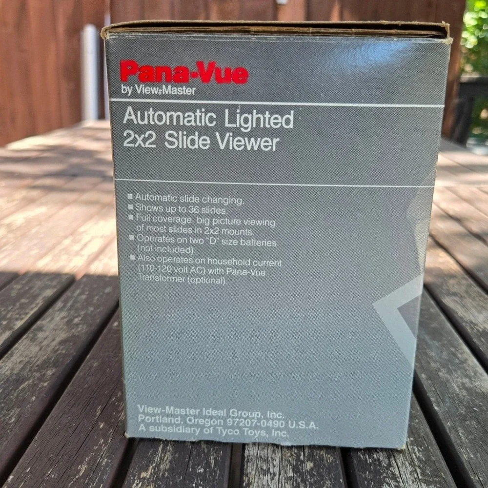 Vintage Pana-Vue Automatic Lighted 2x2 Slide Viewer View-Master Tyco Boxed